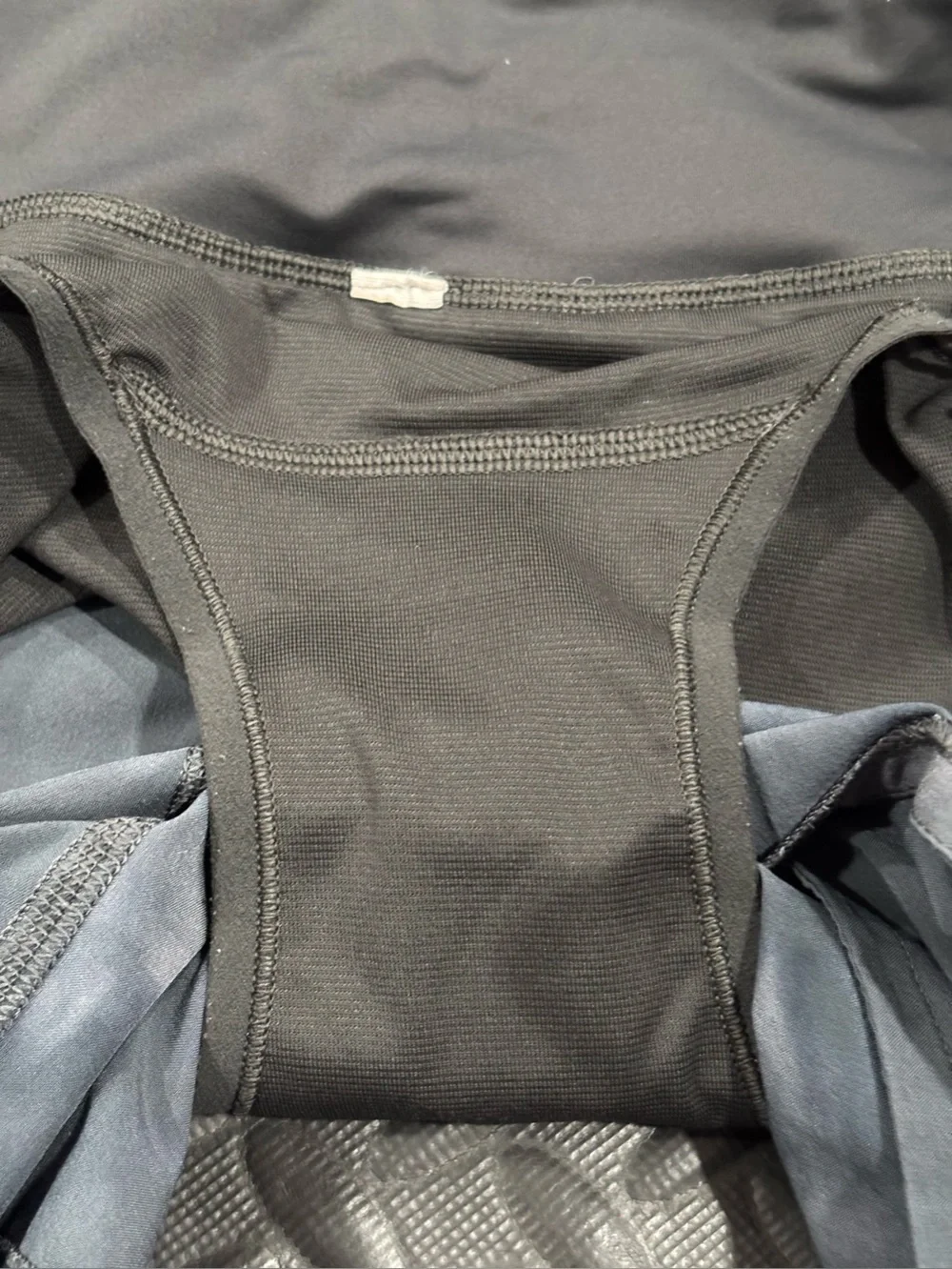 813. Lululemon Speed Up Lined Short